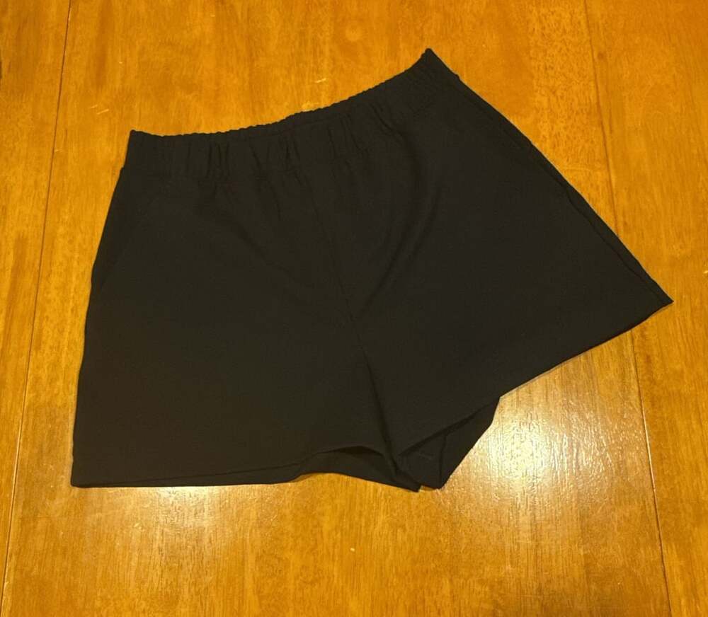 The Group Aritzia Shorts Size M Black Athletic Running Pull-On Pockets